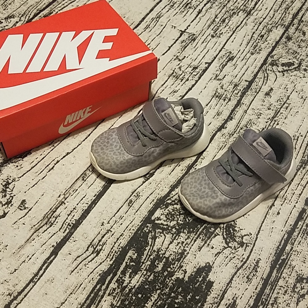 Toddler girl nike